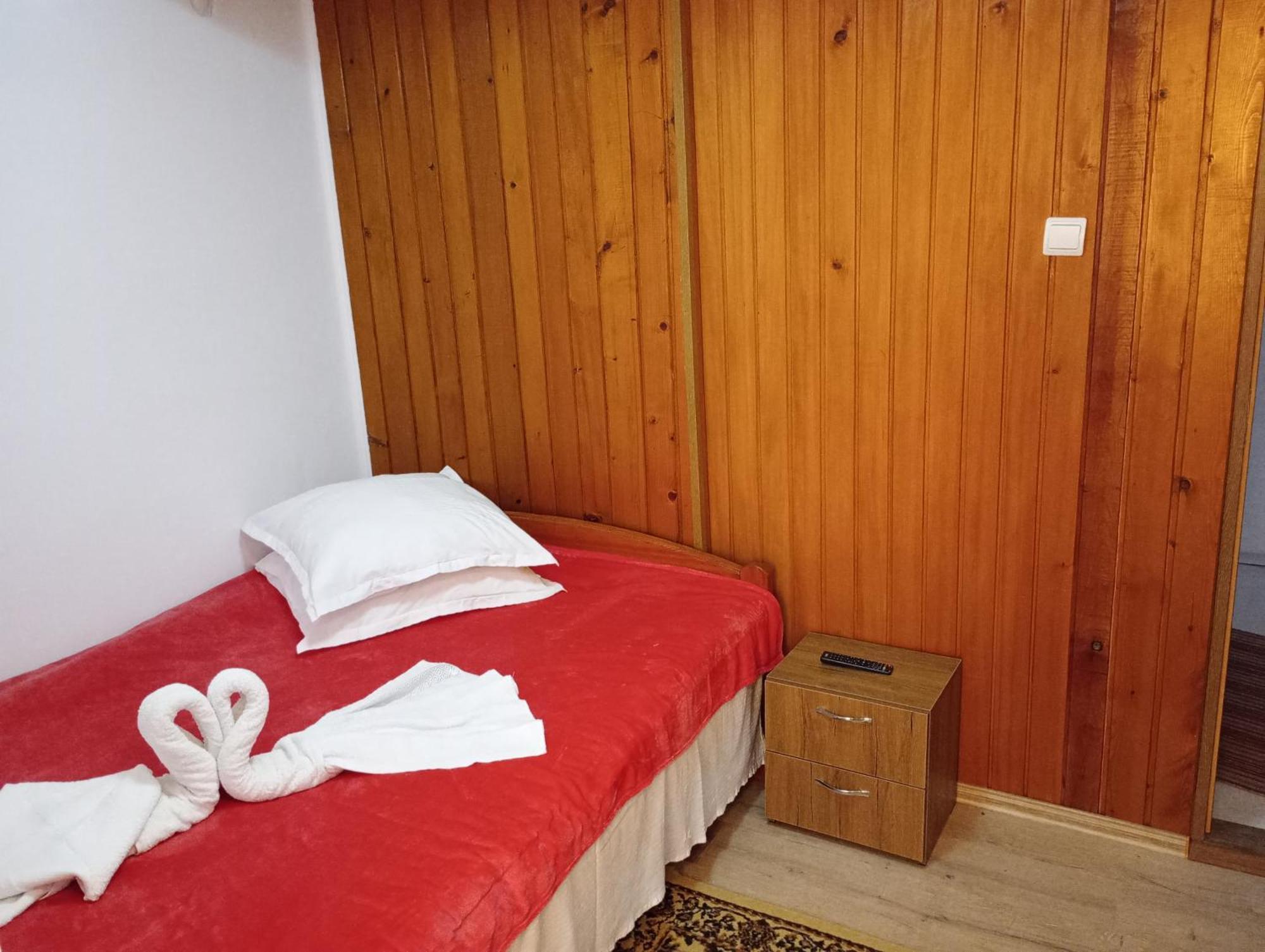 Pensiunea Irina 3 Zărneşti Dış mekan fotoğraf